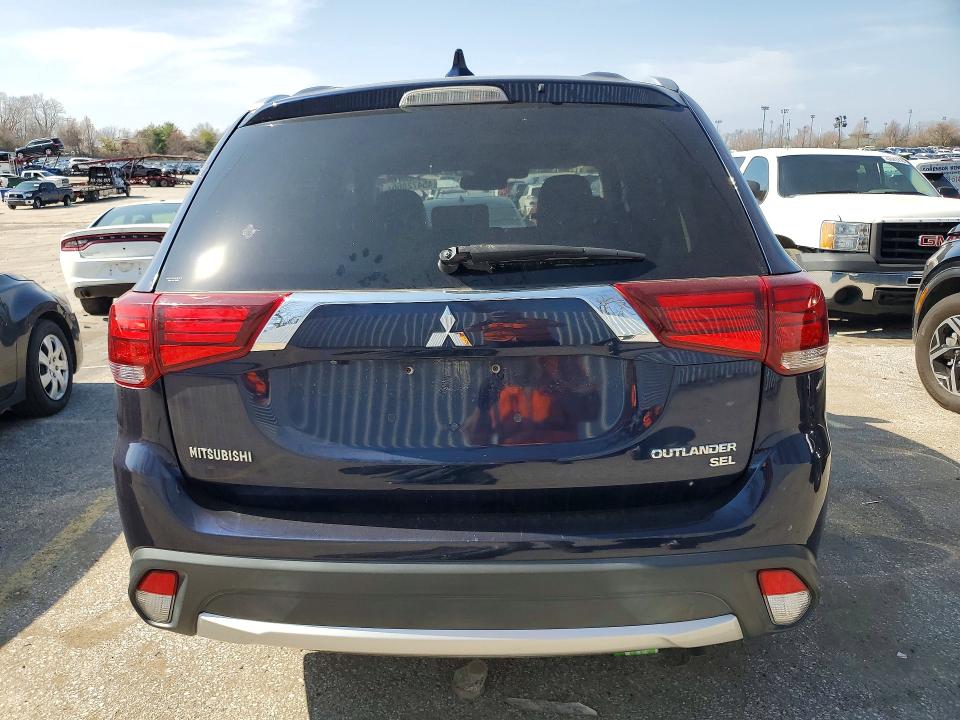 45472866 :رقم المزاد ، JA4AD3A32JZ065846 vin ، 2018 Mitsubishi Outlander مزاد بيع