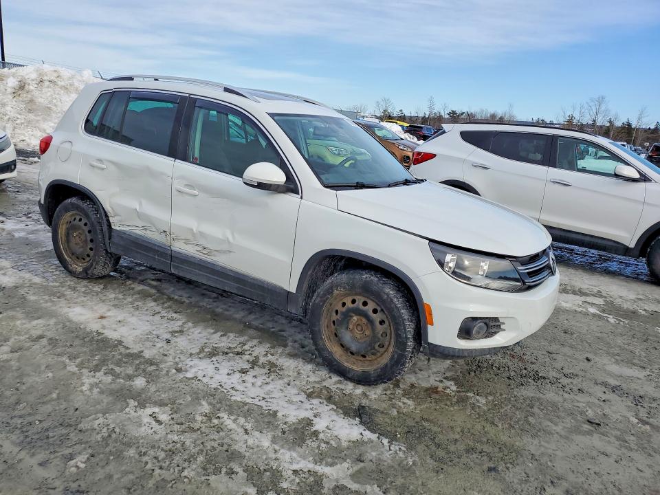 78601365 :رقم المزاد ، WVGMV7AX7HK033838 vin ، 2017 Volkswagen Tiguan مزاد بيع