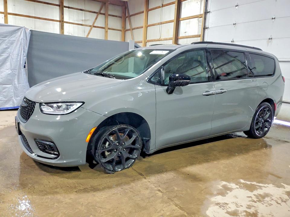 Auction sale of the 2025 Chrysler Pacifica, vin: 2C4RC1GG3SR545769, lot number: 46556636