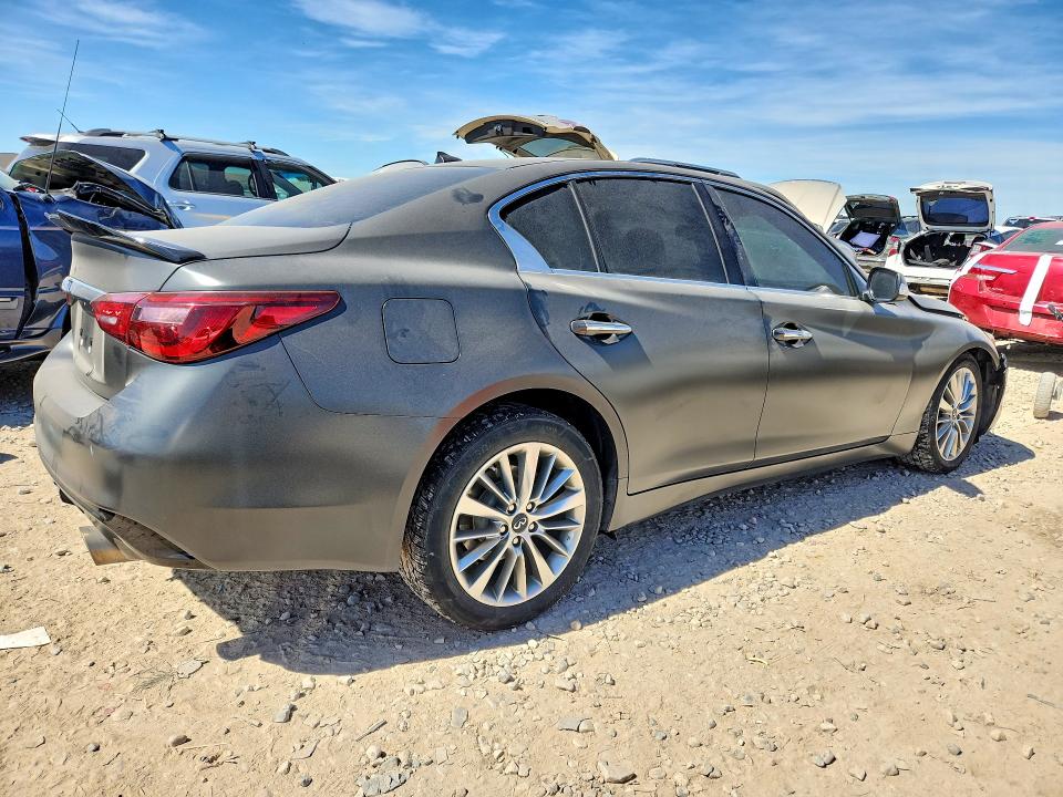 47270906 :رقم المزاد ، JN1EV7AR6JM440458 vin ، 2018 Infiniti Q50 مزاد بيع
