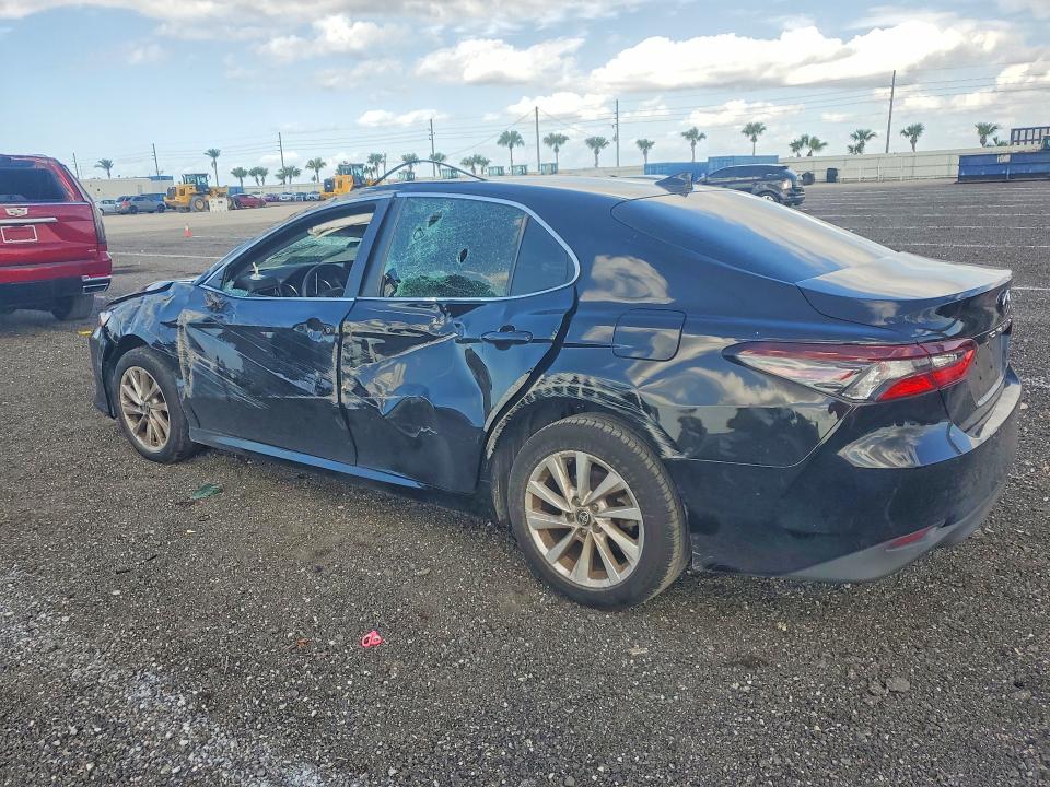 2022 Toyota Camry მანქანა იყიდება აუქციონზე, vin: 4T1C11AK4NU656780, აუქციონის ნომერი: 48210076