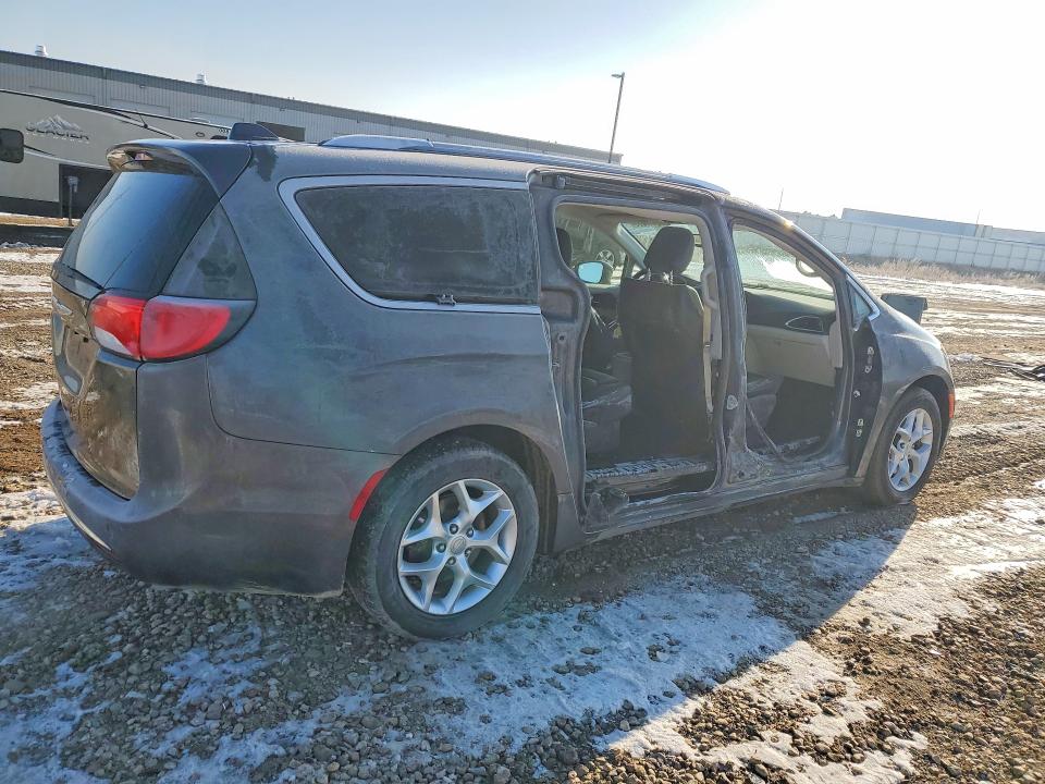 Продажа на аукционе авто 2020 Chrysler Pacifica, vin: 2C4RC1BG4LR109893, номер лота: 79447095