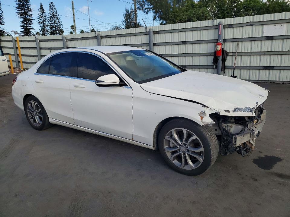 42037056 :رقم المزاد ، 55SWF4JB9GU121569 vin ، 2016 Mercedes-benz C مزاد بيع