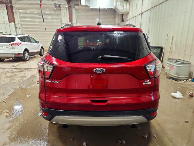 79933915 :رقم المزاد ، 1FMCU0GD7JUC58483 vin ، 2018 Ford Escape مزاد بيع