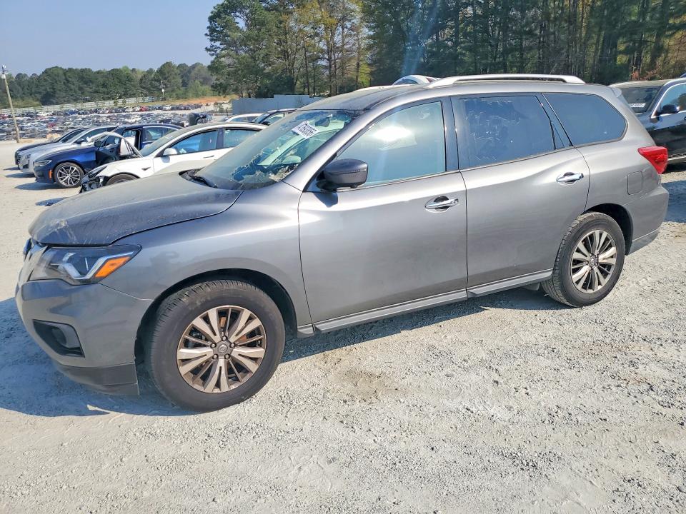 47693856 :رقم المزاد ، 5N1DR2MN5JC615227 vin ، 2018 Nissan Pathfinder مزاد بيع