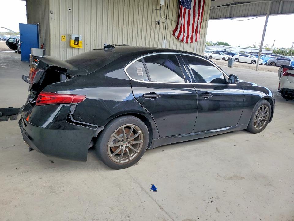 2018 Alfa Romeo Giulia მანქანა იყიდება აუქციონზე, vin: ZARFAEBN1J7593122, აუქციონის ნომერი: 49504536