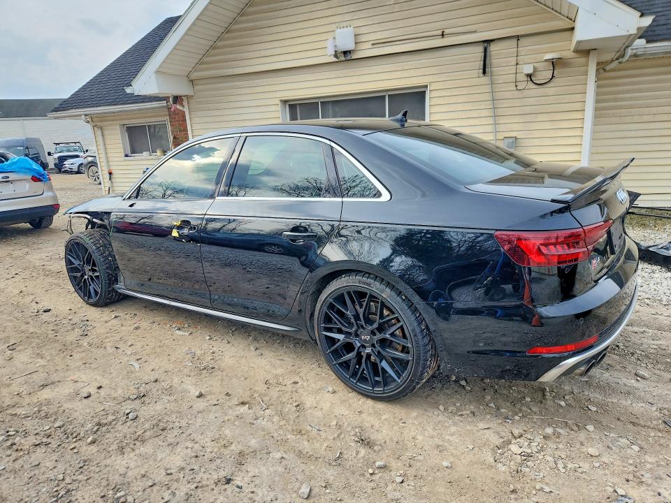 47615246 :رقم المزاد ، WAUB4AF43JA126813 vin ، 2018 Audi S4 مزاد بيع