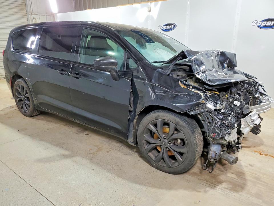 Aukcja sprzedaży 2018 Chrysler Pacifica, vin: 2C4RC1FGXJR197937, numer aukcji: 46122006