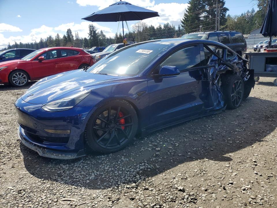 47904486 :رقم المزاد ، 5YJ3E1EC1NF253201 vin ، 2022 Tesla Model 3 مزاد بيع