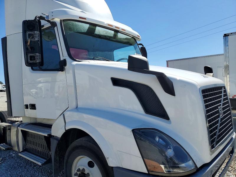 Aukcja sprzedaży 2017 Volvo Vnl, vin: 4V4N39TG2HN987987, numer aukcji: 46196316
