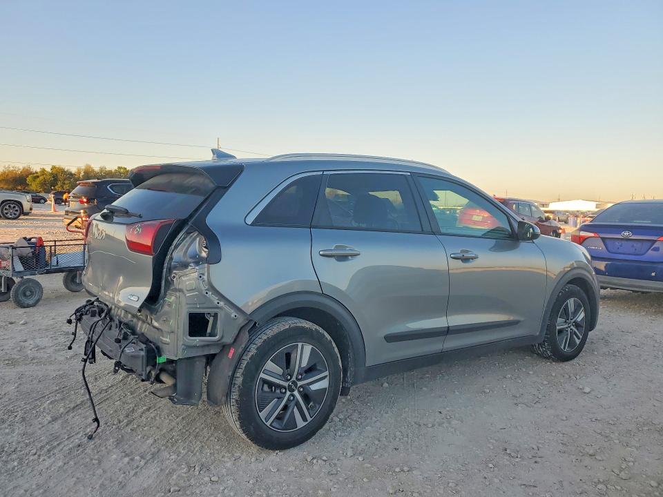 2022 Kia Niro მანქანა იყიდება აუქციონზე, vin: KNDCB3LC3N5512196, აუქციონის ნომერი: 45513106