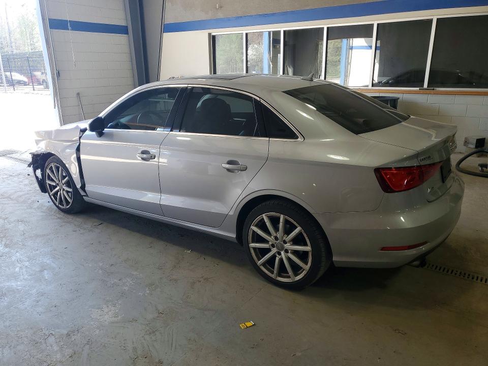 Продажа на аукционе авто 2015 Audi A3, vin: WAUEFGFF8F1010980, номер лота: 45684396