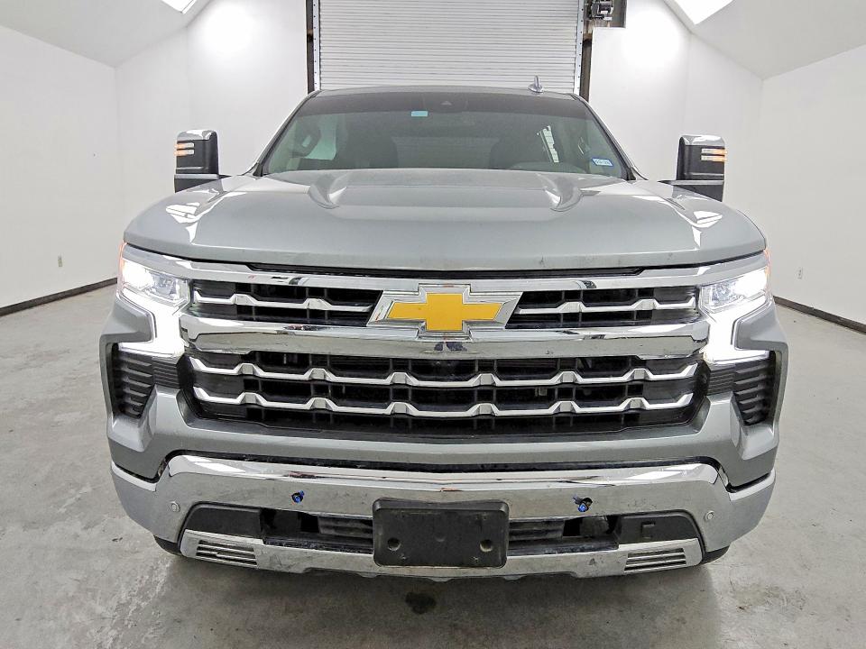 Продажа на аукционе авто 2025 Chevrolet Silverado, vin: 1GCUKGE8XSZ247379, номер лота: 76803905