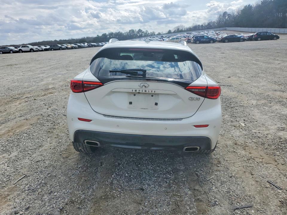 Продаж на аукціоні авто 2017 Infiniti Qx30, vin: SJKCH5CP3HA025652, номер лоту: 45688276