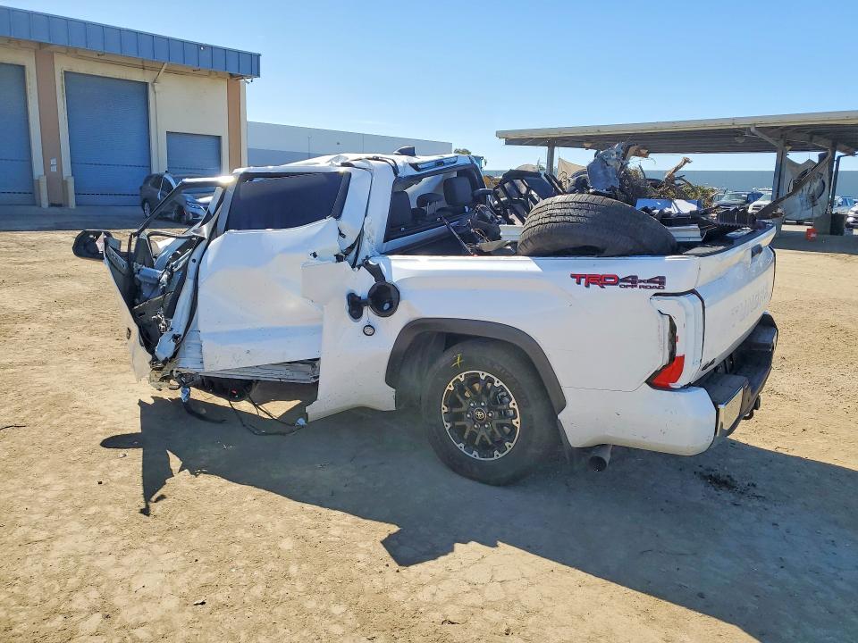Продажа на аукционе авто 2025 Toyota Tundra, vin: 5TFLA5EC8SX041044, номер лота: 41926706