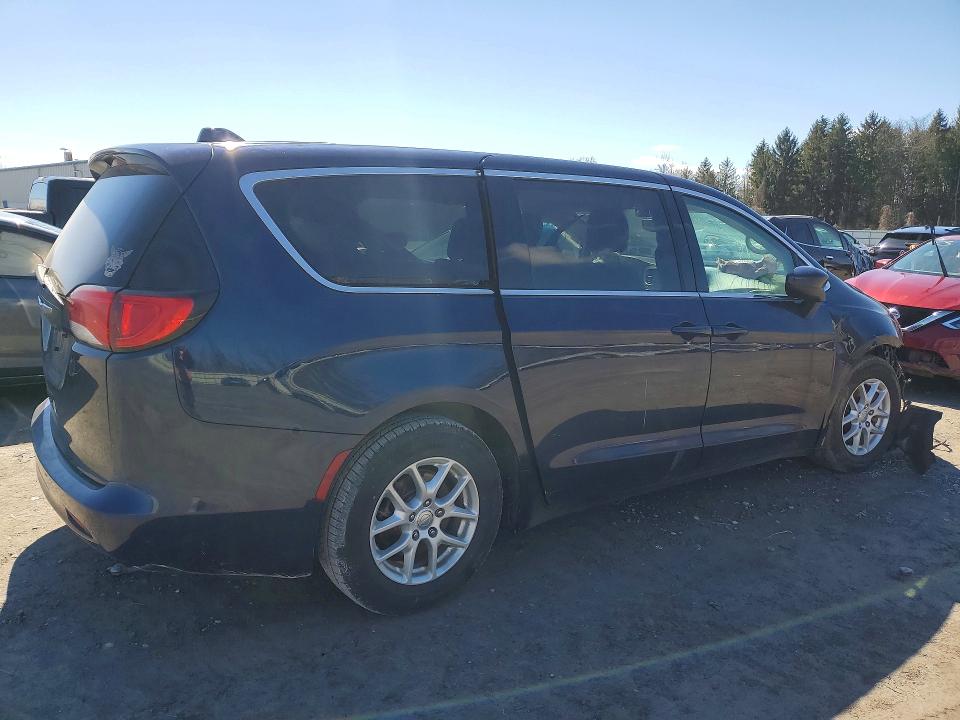 47695556 :رقم المزاد ، 2C4RC1DGXHR532174 vin ، 2017 Chrysler Pacifica مزاد بيع