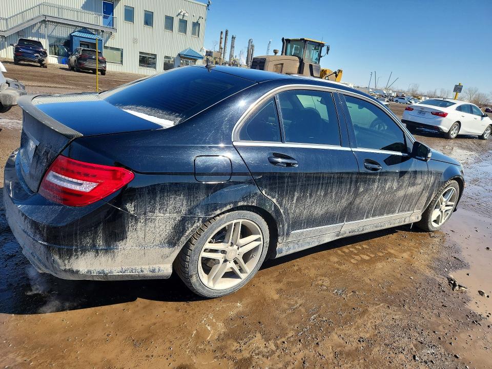 Продажа на аукционе авто 2012 Mercedes-benz C, vin: WDDGF8BB8CF921528, номер лота: 47360706