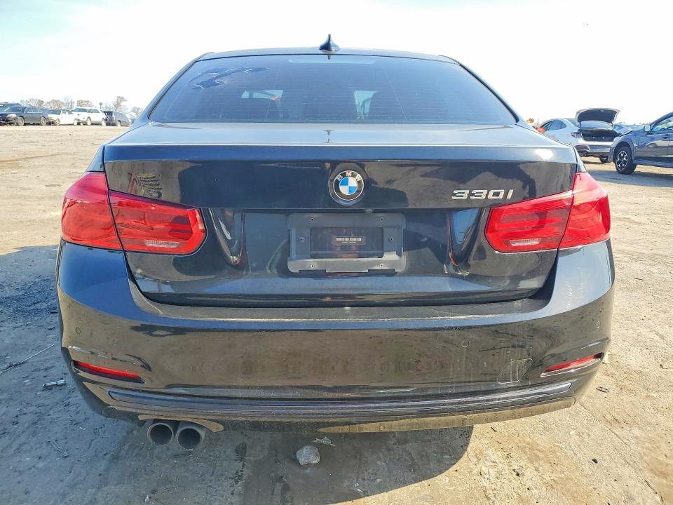 48037876 :رقم المزاد ، WBA8B9C57HK884685 vin ، 2017 Bmw 330 مزاد بيع