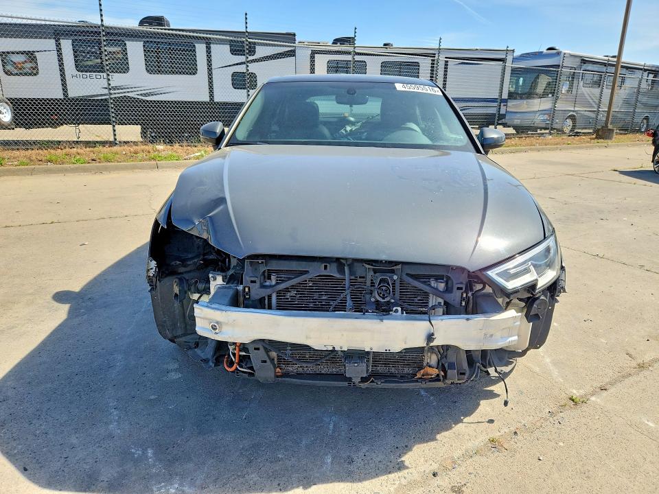 Продаж на аукціоні авто 2018 Audi A3, vin: WAUUPBFF7JA091376, номер лоту: 45595516