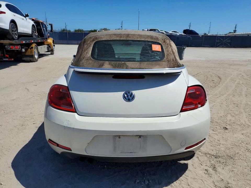 2014 Volkswagen Beetle მანქანა იყიდება აუქციონზე, vin: 3VW5X7ATXEM800356, აუქციონის ნომერი: 45664976