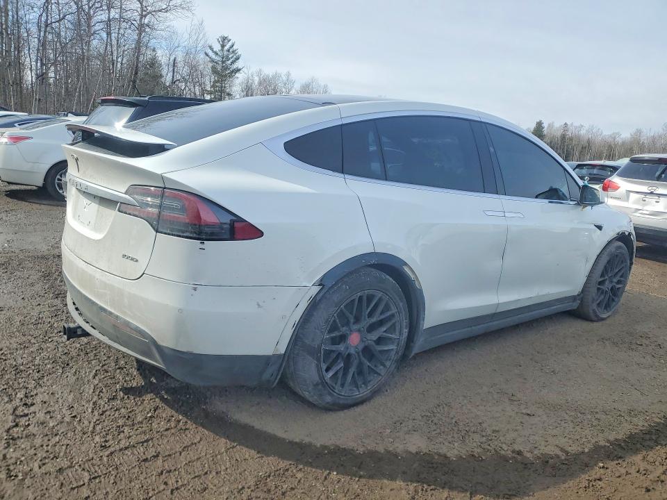 45505726 :رقم المزاد ، 5YJXCBE28JF119736 vin ، 2018 Tesla Model X مزاد بيع