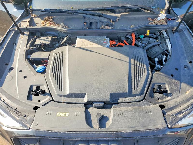 Продажа на аукционе авто 2019 Audi E-tron, vin: WA1VABGE9KB017011, номер лота: 47693086
