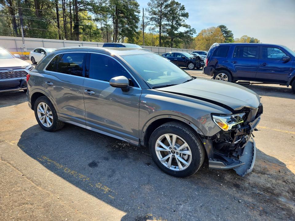 46292316 :رقم المزاد ، WA1EECF38P1117138 vin ، 2023 Audi Q3 مزاد بيع