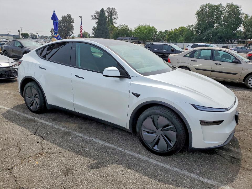48149206 :رقم المزاد ، 7SAYGDEE9TF558870 vin ، 2026 Tesla Model Y مزاد بيع