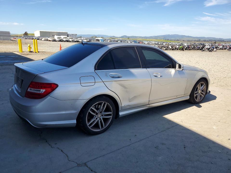 2014 Mercedes-benz C მანქანა იყიდება აუქციონზე, vin: WDDGF4HB2EG222330, აუქციონის ნომერი: 46032746