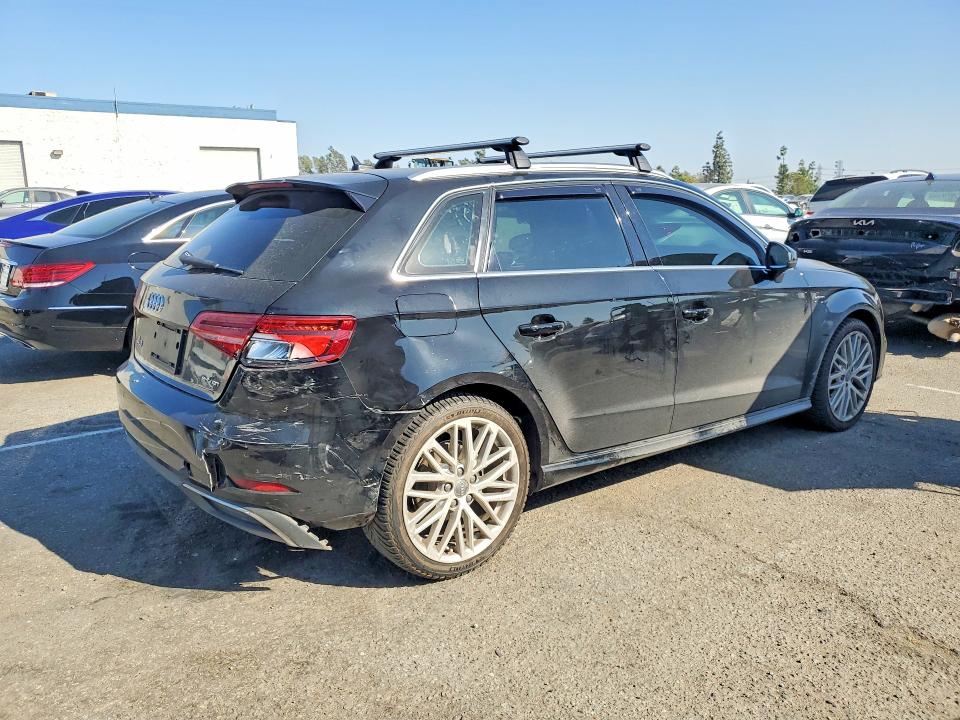 47195226 :رقم المزاد ، WAUSPBFF6JA060224 vin ، 2018 Audi A3 مزاد بيع