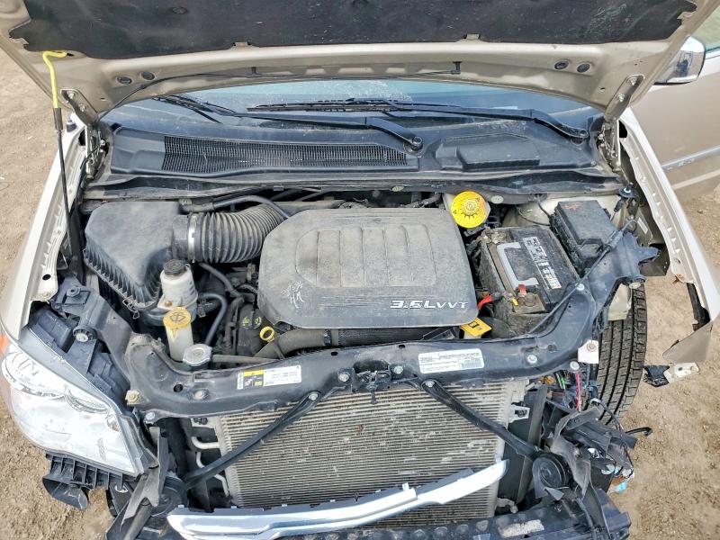 47425776 :رقم المزاد ، 2C4RC1CGXFR727951 vin ، 2015 Chrysler Town & Country مزاد بيع
