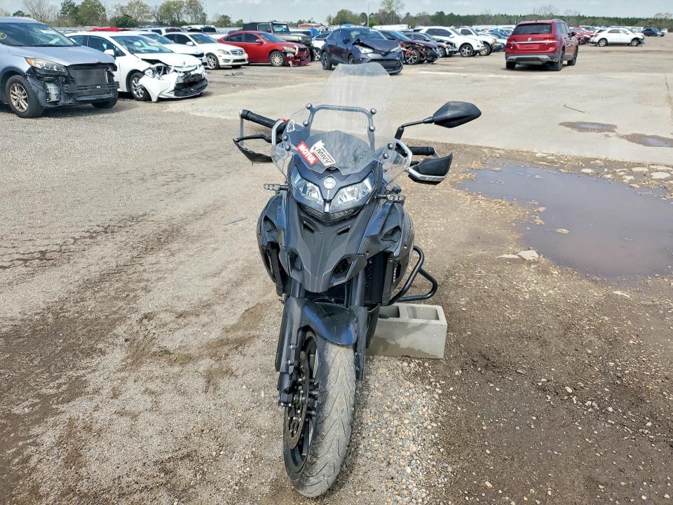 41922266 :رقم المزاد ، LBBPHF058NBD49843 vin ، 2022 Benelli Trk Series مزاد بيع
