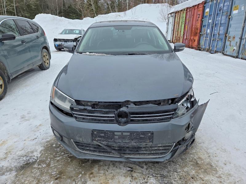 76109305 :رقم المزاد ، 3VWL07AJ1EM310978 vin ، 2014 Volkswagen Jetta مزاد بيع