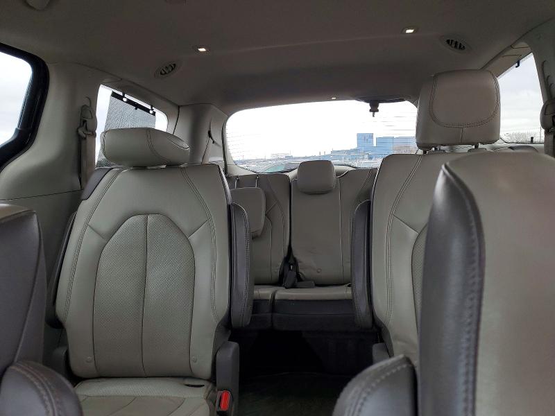42070196 :رقم المزاد ، 2C4RC1EG8HR796380 vin ، 2017 Chrysler Pacifica مزاد بيع
