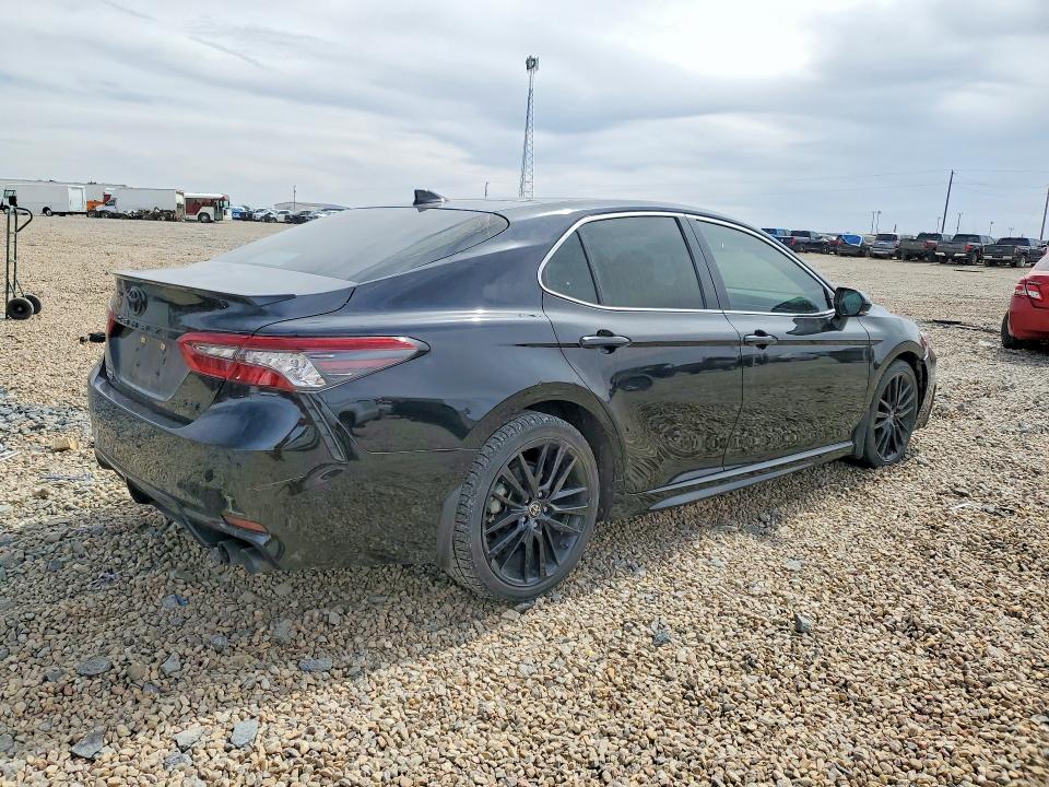 46341046 :رقم المزاد ، 4T1K61AK9NU018621 vin ، 2022 Toyota Camry مزاد بيع