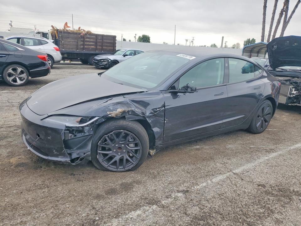 41828776 :رقم المزاد ، 5YJ3E1EA4SF031293 vin ، 2025 Tesla Model 3 مزاد بيع