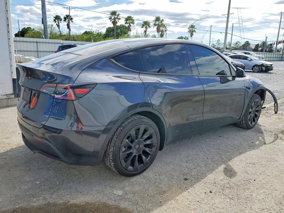 2024 Tesla Model Y მანქანა იყიდება აუქციონზე, vin: 7SAYGDED7RA309075, აუქციონის ნომერი: 46501966