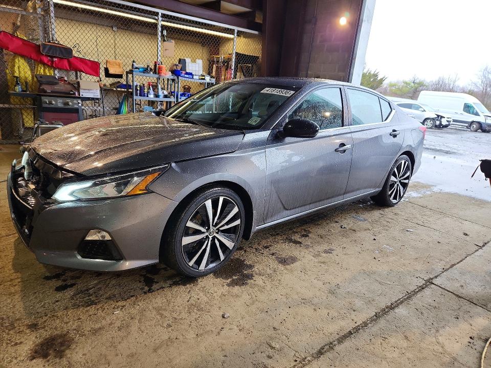 41818936 :رقم المزاد ، 1N4BL4CVXMN417185 vin ، 2021 Nissan Altima مزاد بيع
