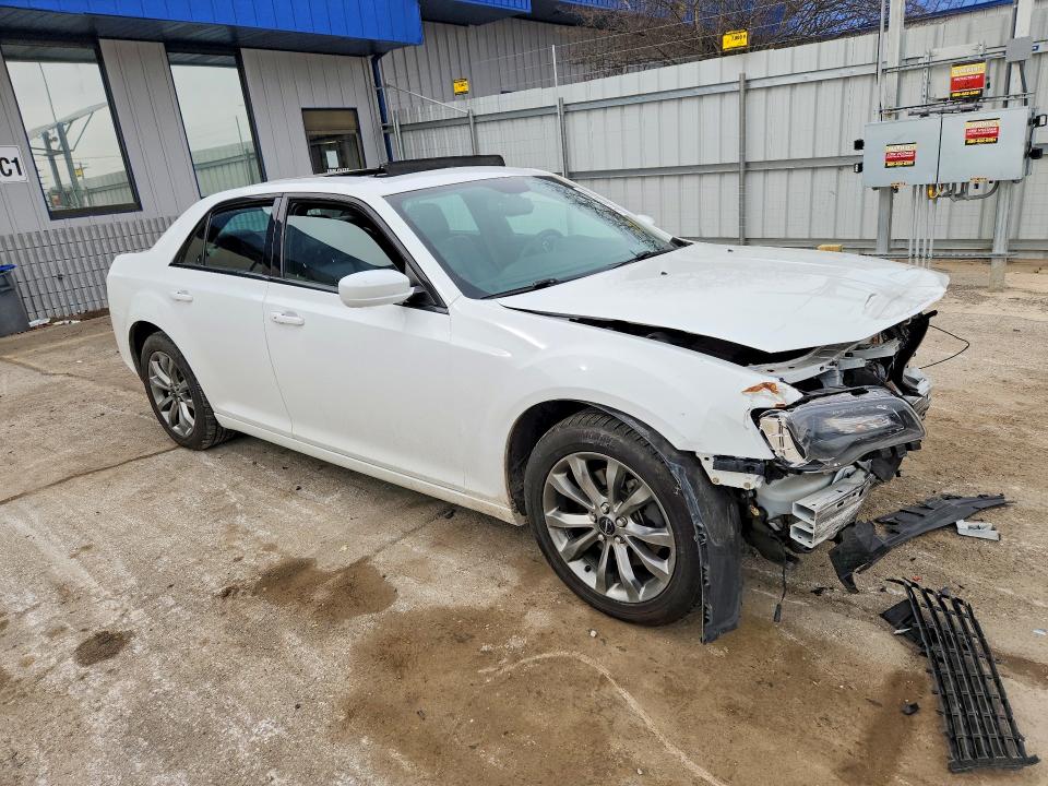 Auction sale of the 2014 Chrysler 300, vin: 2C3CCAGG7EH384766, lot number: 47109766