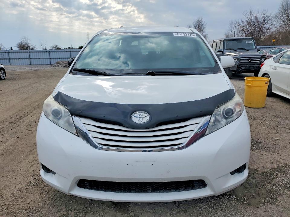 Продажа на аукционе авто 2017 Toyota Sienna, vin: 5TDKZ3DC5HS808048, номер лота: 46752176