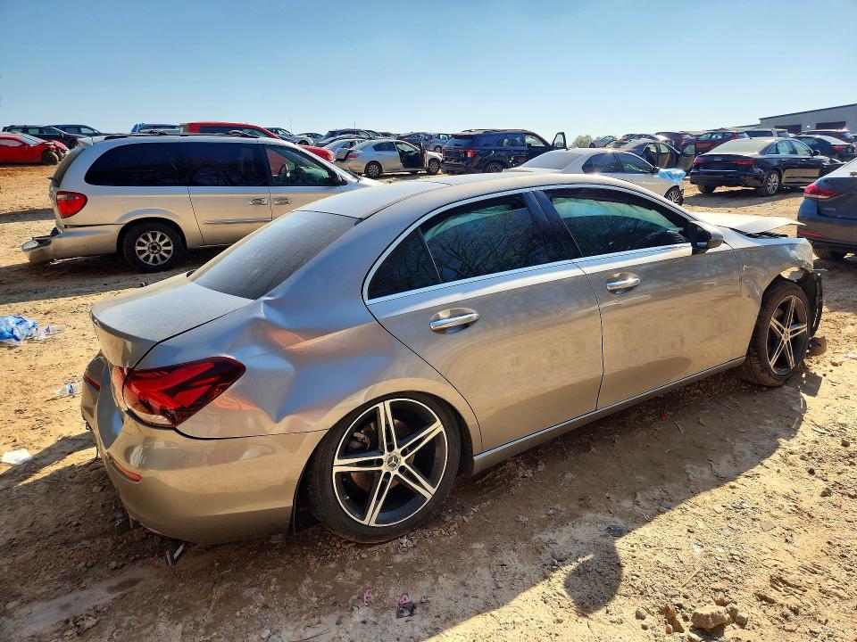 46716356 :رقم المزاد ، WDD3G4EB5KW002049 vin ، 2019 Mercedes-benz A مزاد بيع