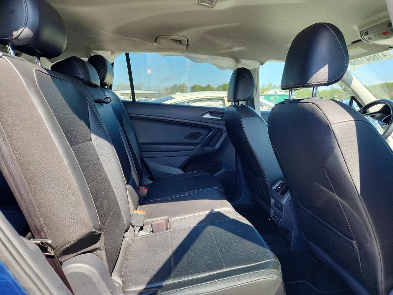 2018 Volkswagen Tiguan მანქანა იყიდება აუქციონზე, vin: 3VV3B7AX8JM000923, აუქციონის ნომერი: 41664126