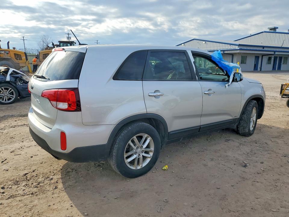 2015 Kia Sorento მანქანა იყიდება აუქციონზე, vin: 5XYKTCA68FG622692, აუქციონის ნომერი: 46640026