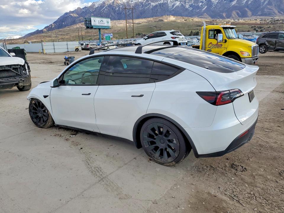 41969236 :رقم المزاد ، 7SAYGAEE3PF871272 vin ، 2023 Tesla Model Y مزاد بيع