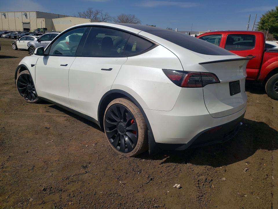 47740056 :رقم المزاد ، 7SAYGDEF4NF452435 vin ، 2022 Tesla Model Y مزاد بيع