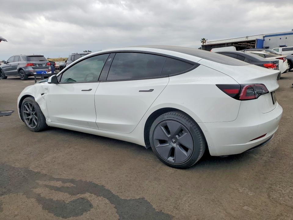 48445716 :رقم المزاد ، 5YJ3E1EB0NF359999 vin ، 2022 Tesla Model 3 مزاد بيع