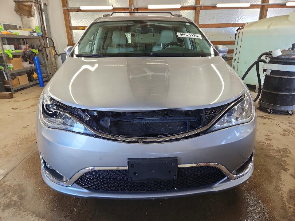 46021126 :رقم المزاد ، 2C4RC1BG1JR236131 vin ، 2018 Chrysler Pacifica مزاد بيع