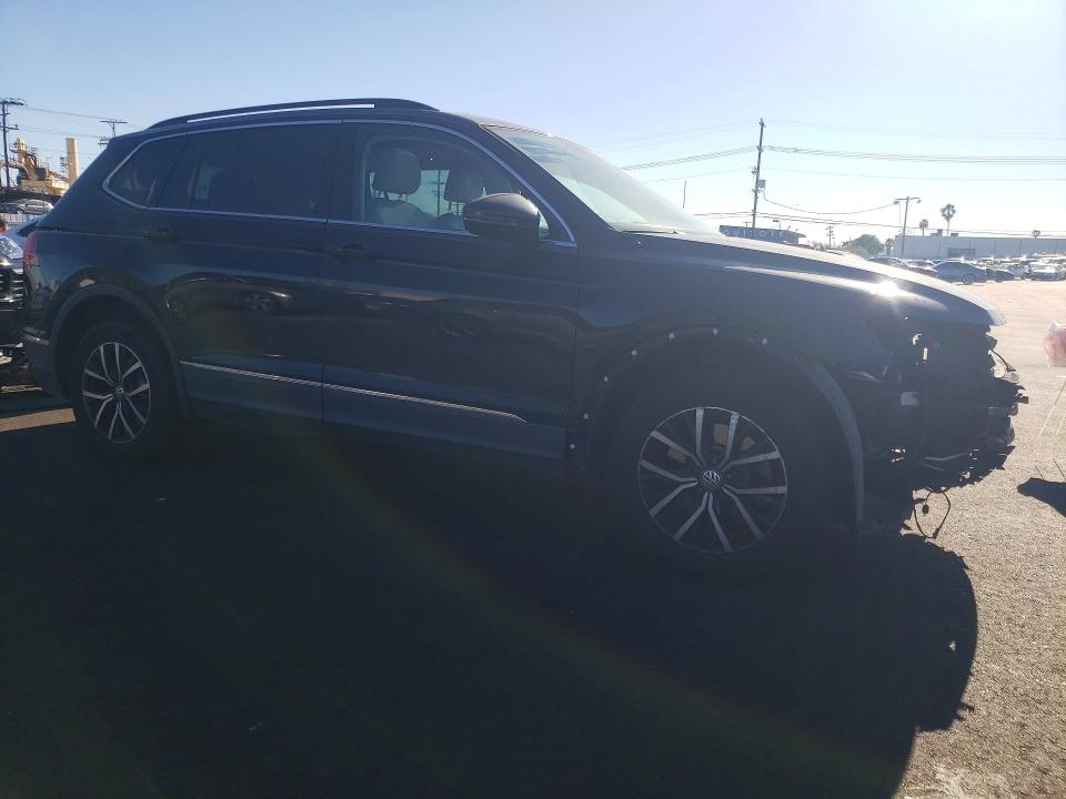 Продаж на аукціоні авто 2018 Volkswagen Tiguan, vin: 3VV3B7AX8JM220045, номер лоту: 45463906