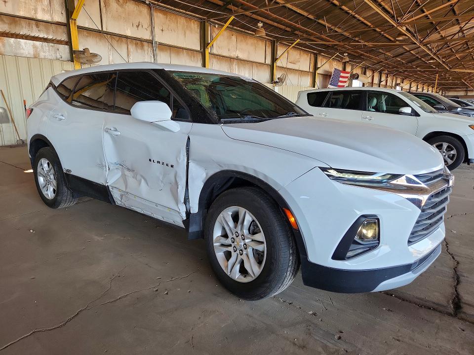 46448476 :رقم المزاد ، 3GNKBBRA8MS585636 vin ، 2021 Chevrolet Blazer مزاد بيع