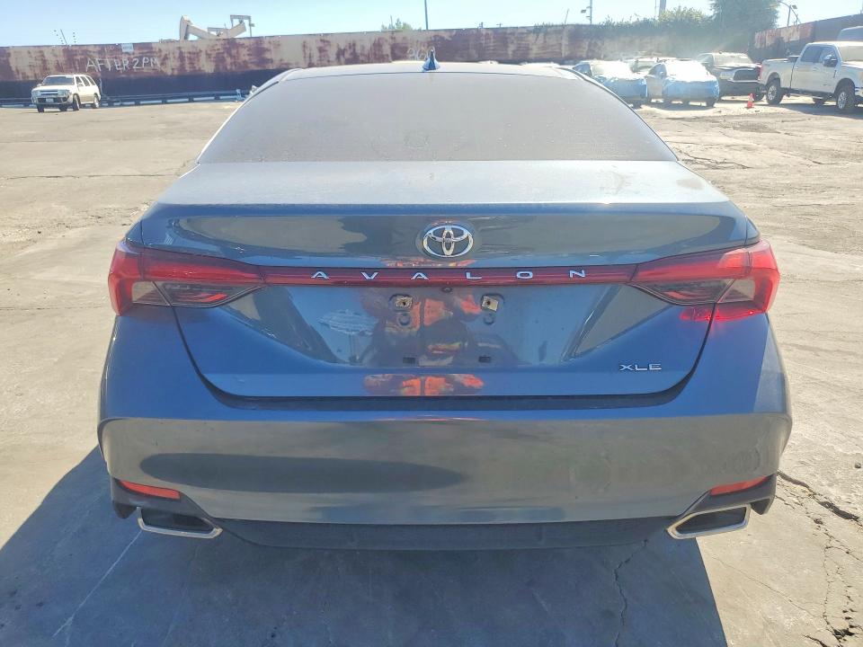 77768325 :رقم المزاد ، 4T1BZ1FBXKU002892 vin ، 2019 Toyota Avalon مزاد بيع